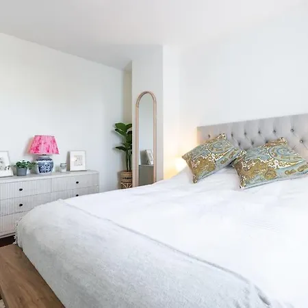 Superb Village 4 Bed In Prime Location! Apartamento Dalkey