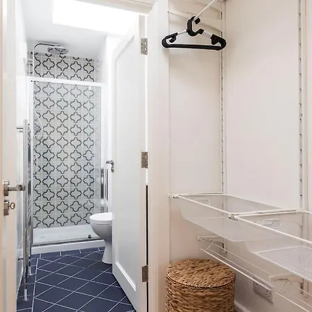 Superb Village 4 Bed In Prime Location! Apartamento Dalkey