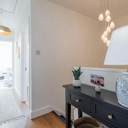 Superb Village 4 Bed In Prime Location!