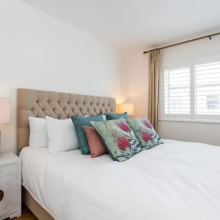 Apartamento Superb Village 4 Bed In Prime Location!
