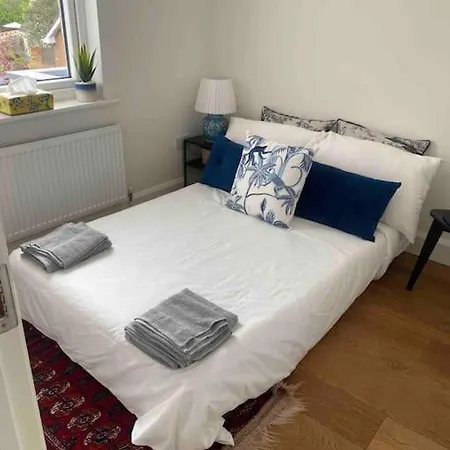Superb Village 4 Bed In Prime Location! Apartamento *