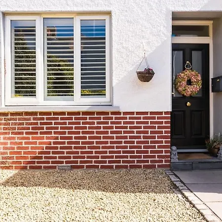 Superb Village 4 Bed In Prime Location! Apartamento *