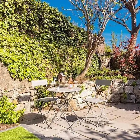 Superb Village 4 Bed In Prime Location! * Dalkey