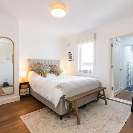 Superb Village 4 Bed In Prime Location! Apartamento *