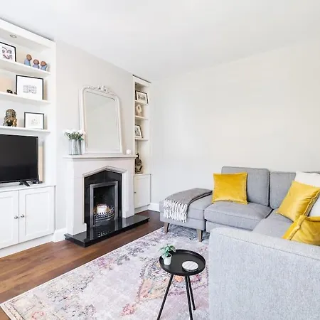 Apartamento Superb Village 4 Bed In Prime Location!